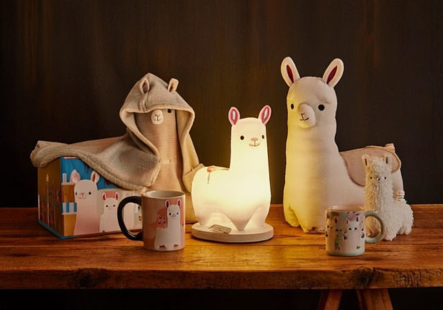 12 Best Llama Gifts [cy]: Unique Gifts for Llama Lovers - PropelRC